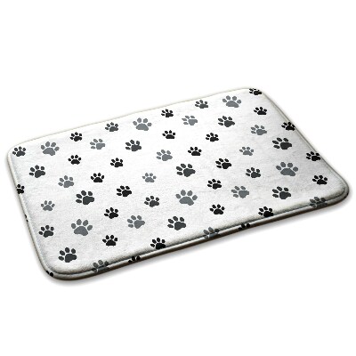 Mały dywanik Ślady łap na białym tle