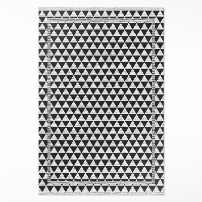 Dywan winylowy Czarno białe trójkąty imitacja tkaniny