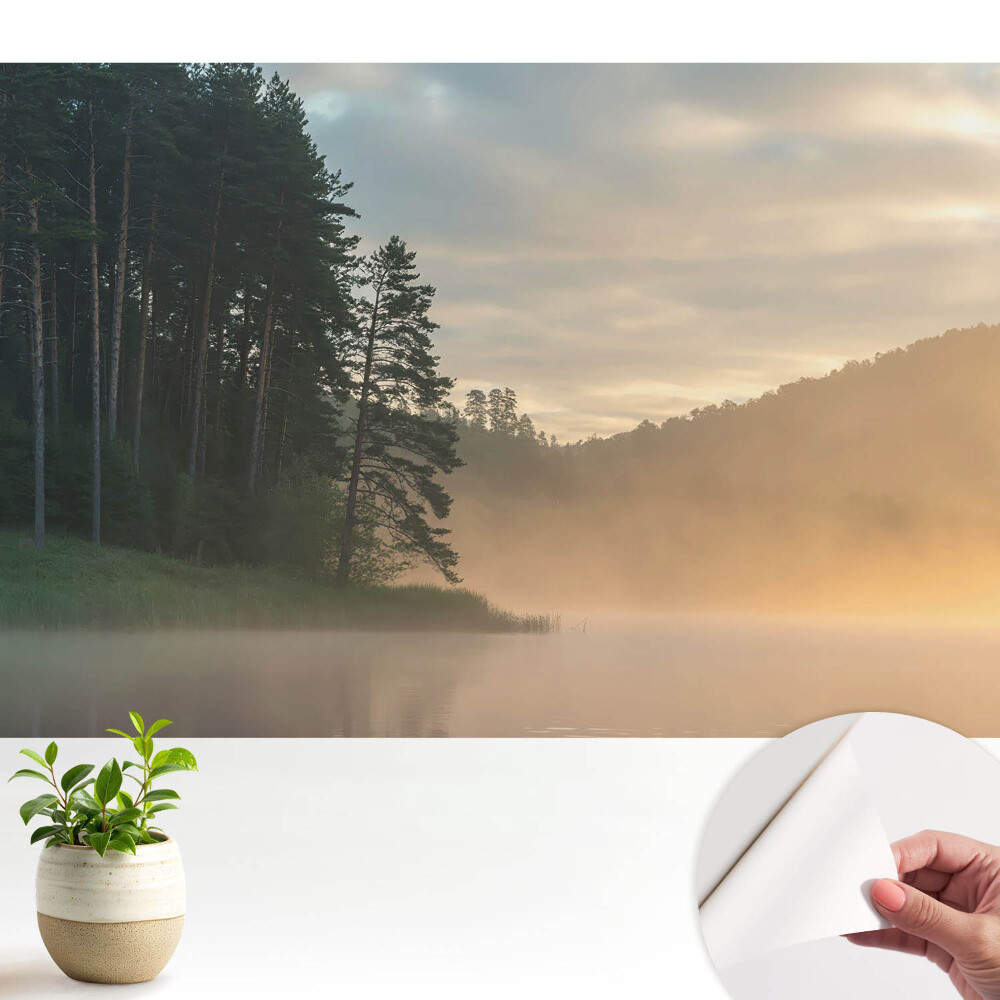 Tapeta fotograficzna samoprzylepna Mglisty pejzaż o poranku