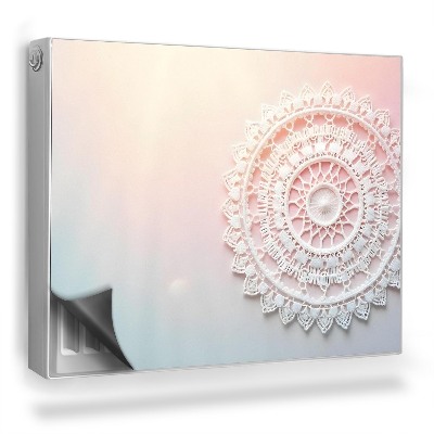 Mata magnesowa na kaloryfer Biała mandala, ażurowe sploty, pastele