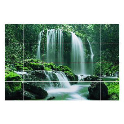 Naklejki na płytki Wodospad w bujnej dżungli