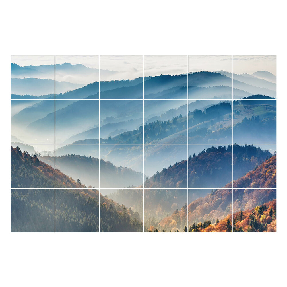 Naklejki na płytki Mglisty krajobraz górski