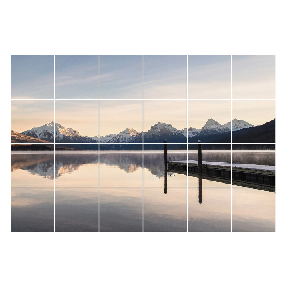 Naklejki na kafelki Górski pejzaż nad jeziorem