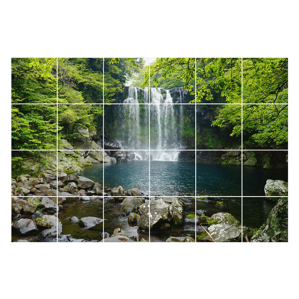 Naklejki na kafelki Wodospad w otoczeniu natury