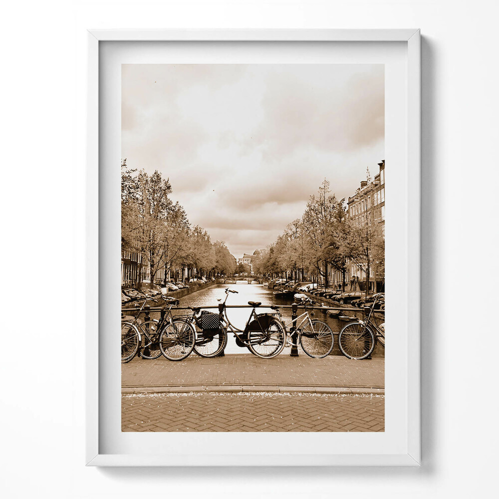 Obraz w ramce Widok Amsterdamu z rowerami