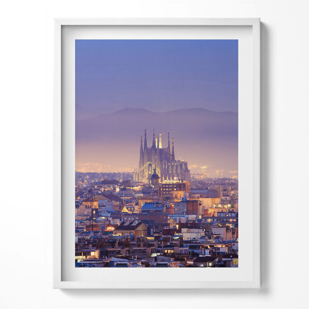 Obraz w ramce Widok na Barcelonę i Sagrada w nocy