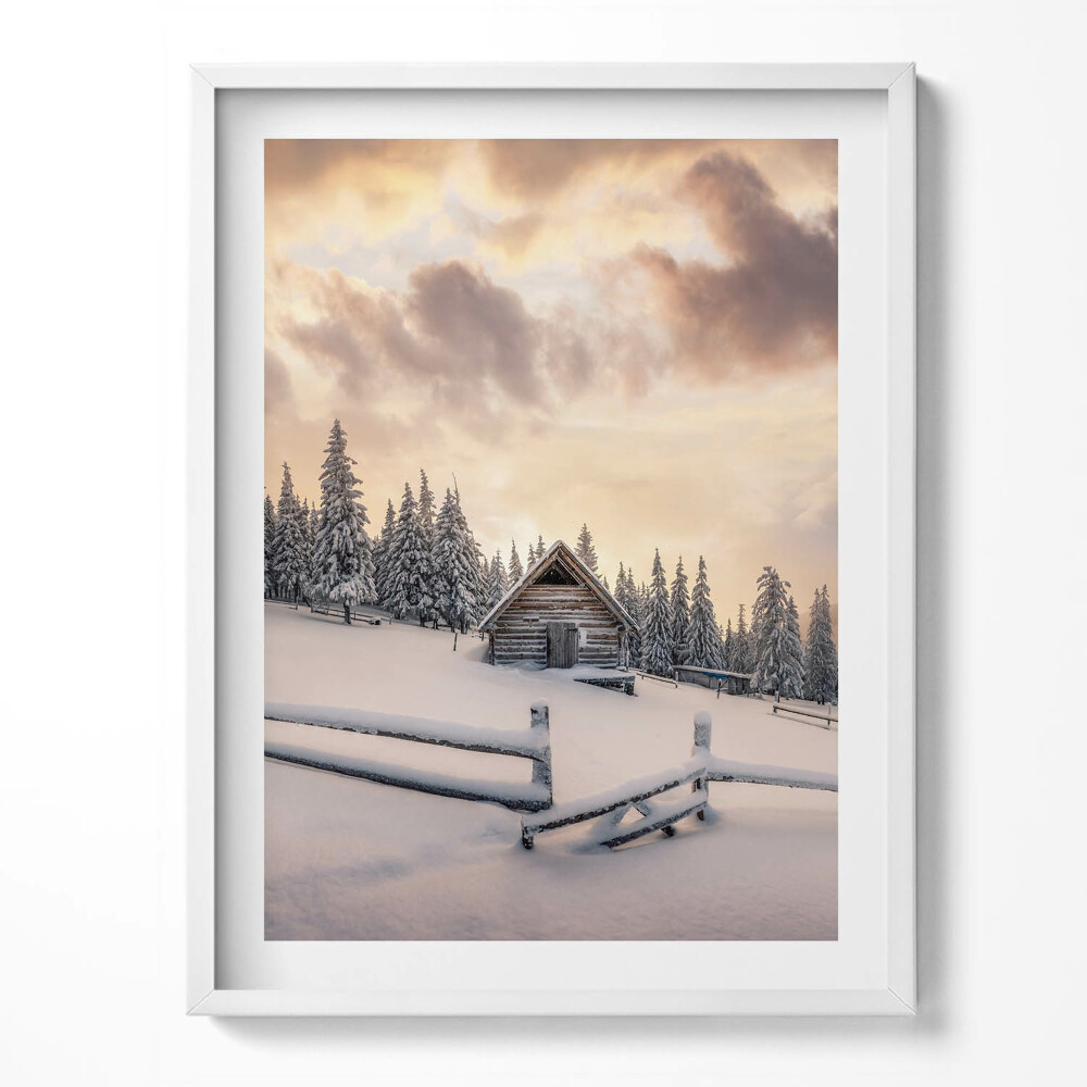 Obraz w ramce Pejzaż górskiej chaty zimą i o zachodzie słońca