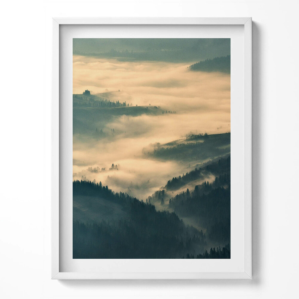 Obraz w ramce Górski pejzaż lasów we mgle