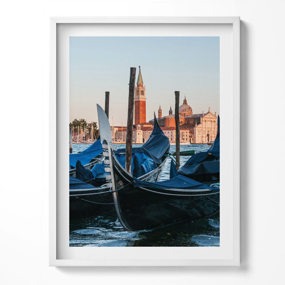 Obraz w ramce Weneckie gondole na wodzie Włochy