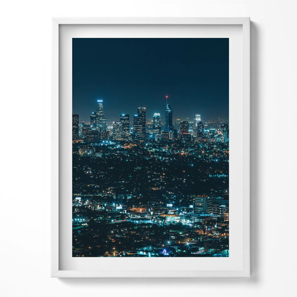 Obraz w ramce Wielkie oświetlone miasto nocą panorama