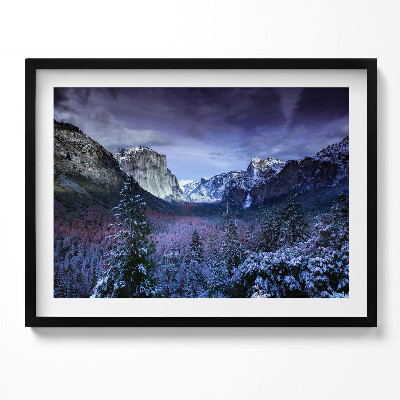 Obraz z ramką Zimowy pejzaż gór i lasu