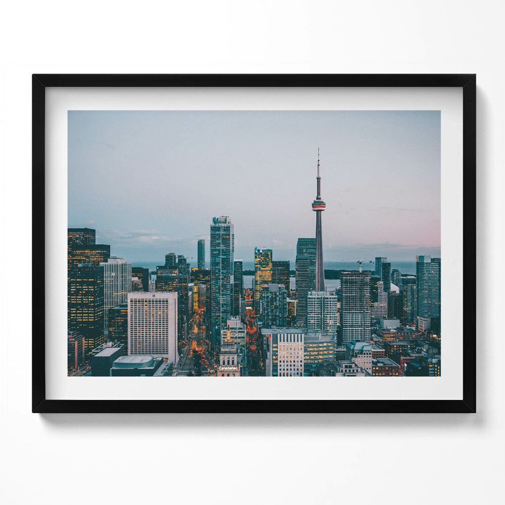 Obraz z ramką Panorama miasta wieczorem