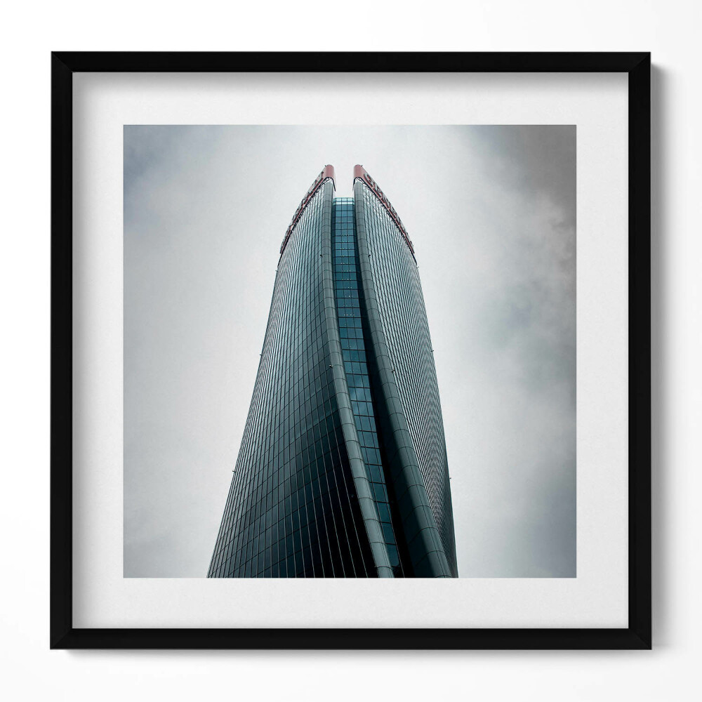 Obraz w drewnianej ramce Wieżowiec w Mediolanie