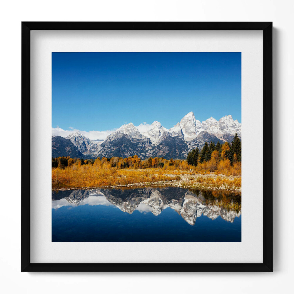 Obraz w drewnianej ramce Góry jezioro i jesienne drzewa