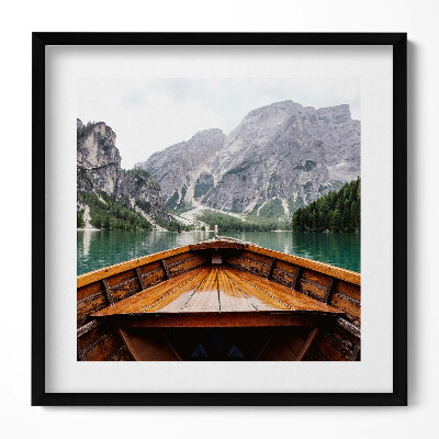 Obraz w drewnianej ramce Łódka na górskim jeziorze