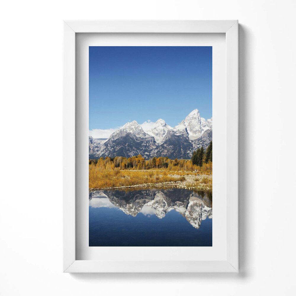 Obraz w ramie Góry jezioro i jesienne drzewa