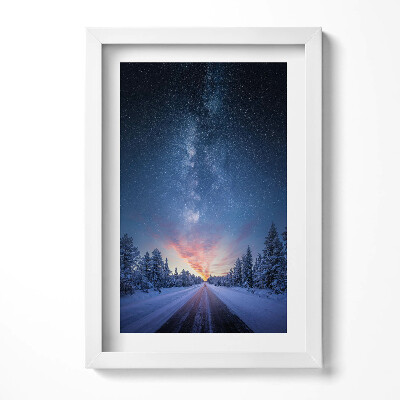 Obraz w ramie Pejzaż - zimowa droga i gwieździste niebo