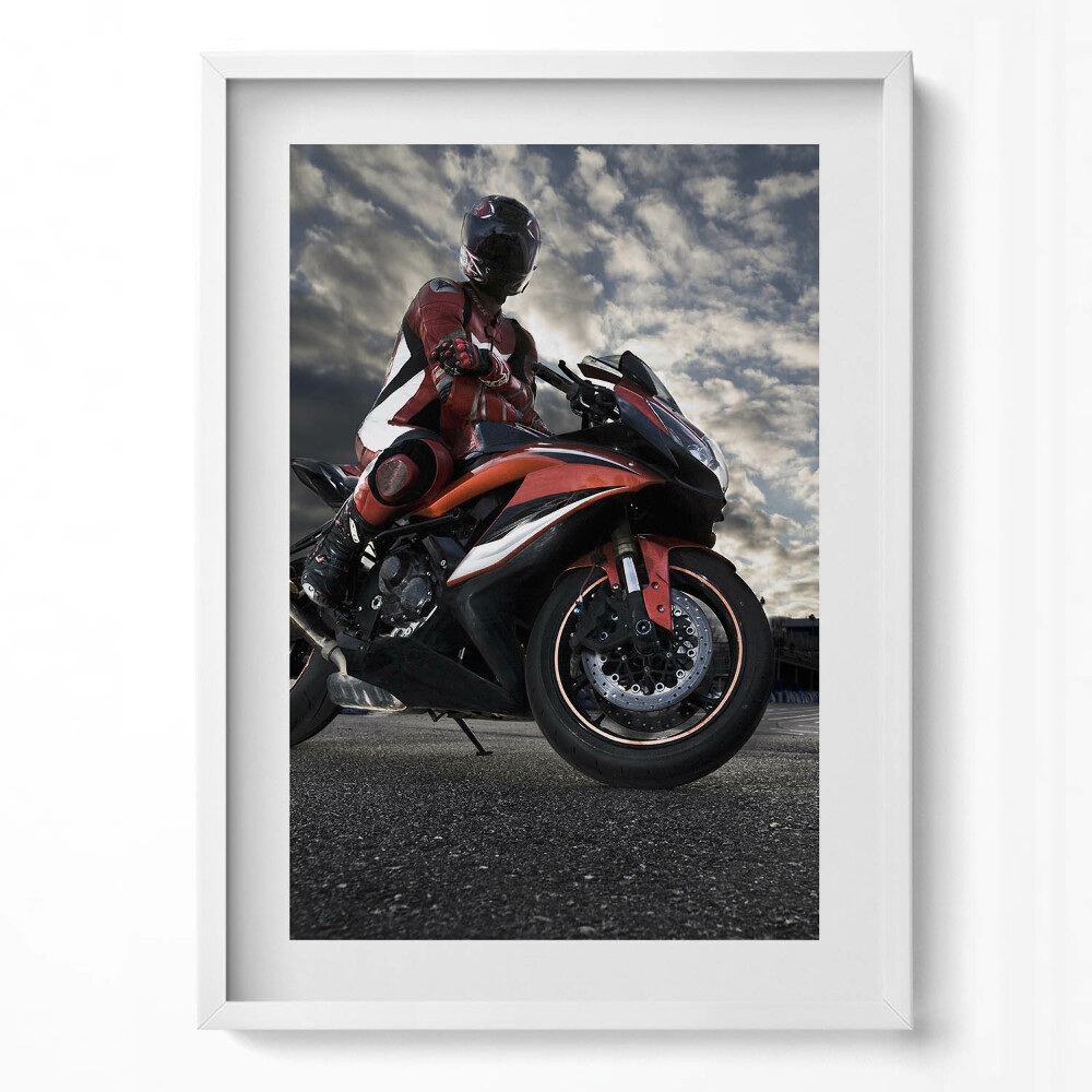 Obraz pionowy Mężczyzna na motorze