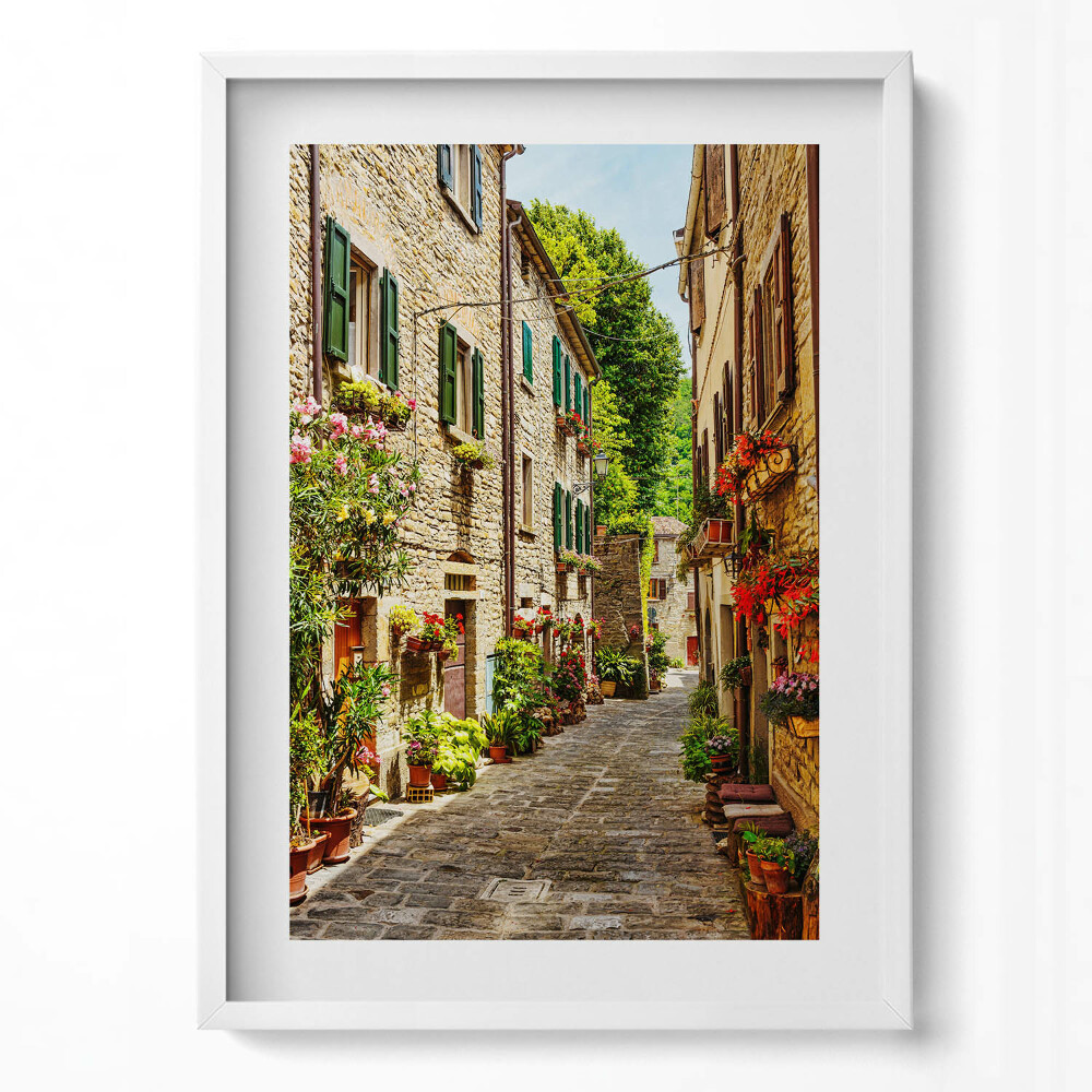 Obraz pionowy Malownicza uliczka miasta