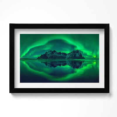 Obraz w ramie Zorza polarna - odbicie lustrzane