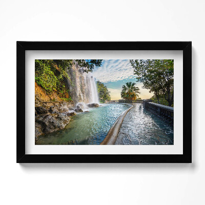Obraz w ramie Wodospad w Parc de la Colline du Chateau