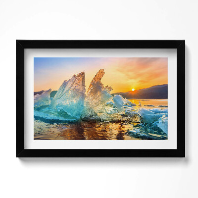 Obraz w ramie Kawałek lodu o wschodzie słońca