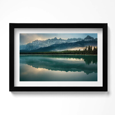 Obraz w ramie Pejzaż jeziora lasu i gór