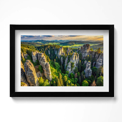 Obraz w ramie Pejzaż osobliwych gór i lasów z lotu ptaka