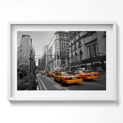 Obraz w ramie Ruch taksówek aleją na Manhattanie