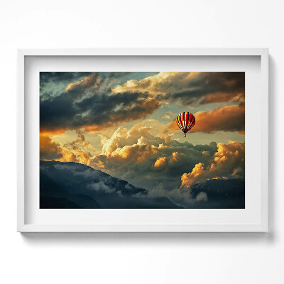 Obraz w ramie Lot balonem między chmurami