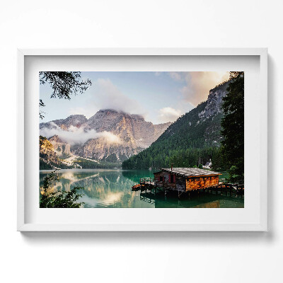 Obraz w ramie Domek na jeziorze w górach