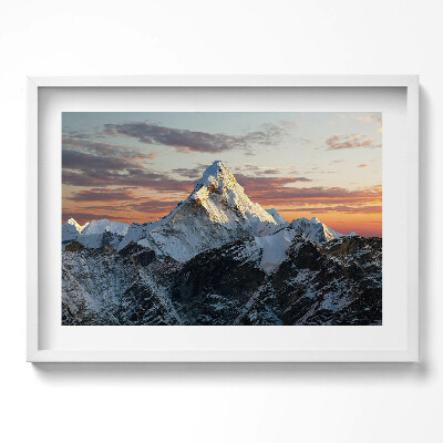 Obraz w ramie Ośnieżony górski szczyt
