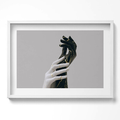 Obraz w ramie Czarno-białe dłonie ze złotem