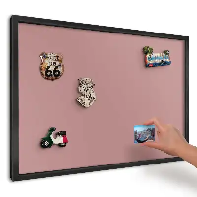 Różowa minimalistyczna tablica magnetyczna do kuchni