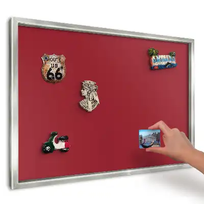 Bordowa minimalistyczna tablica na magnesy do kuchni