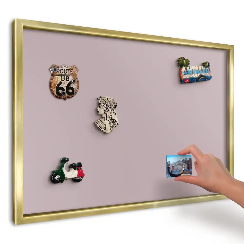 Tablica magnetyczna na magnesy w kolorze delikatnego różowego minimalizmu