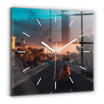Zegar szklany kwadratowy Kobieta na drodze