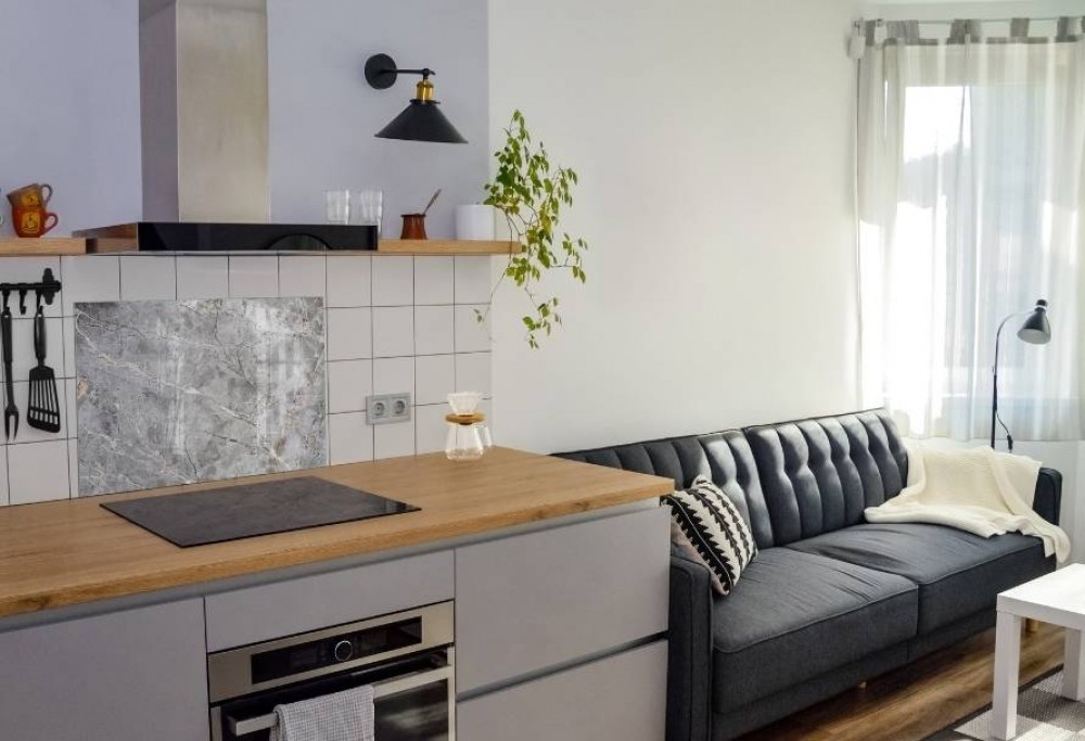 nowoczesny salon z kuchnią